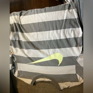 NIKE! Tee gray and white